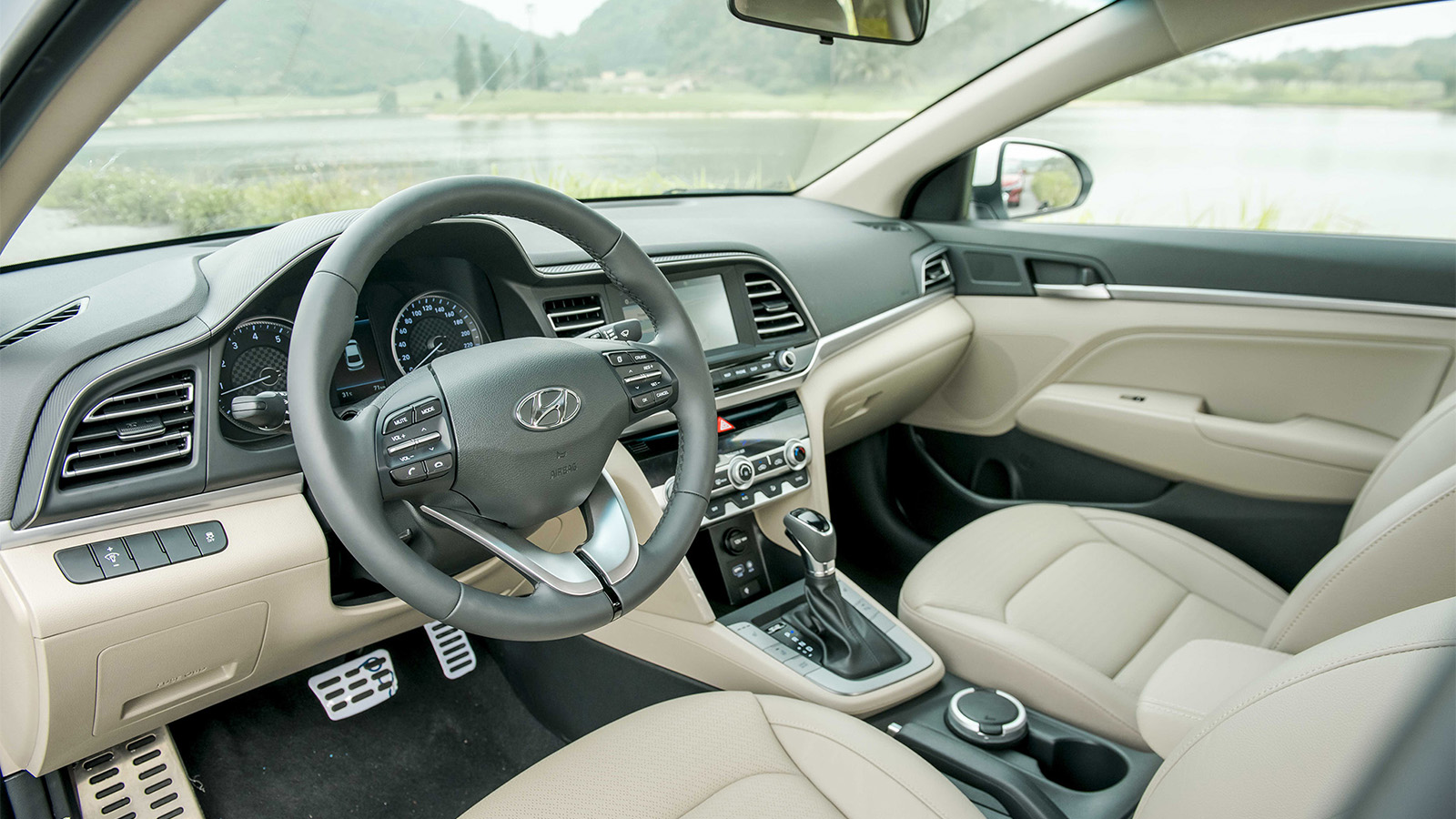 Nội thất xe Hyundai Elantra 2019