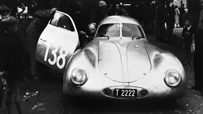 Otto Mathé và chiếc Porsche Type 64 năm 1952