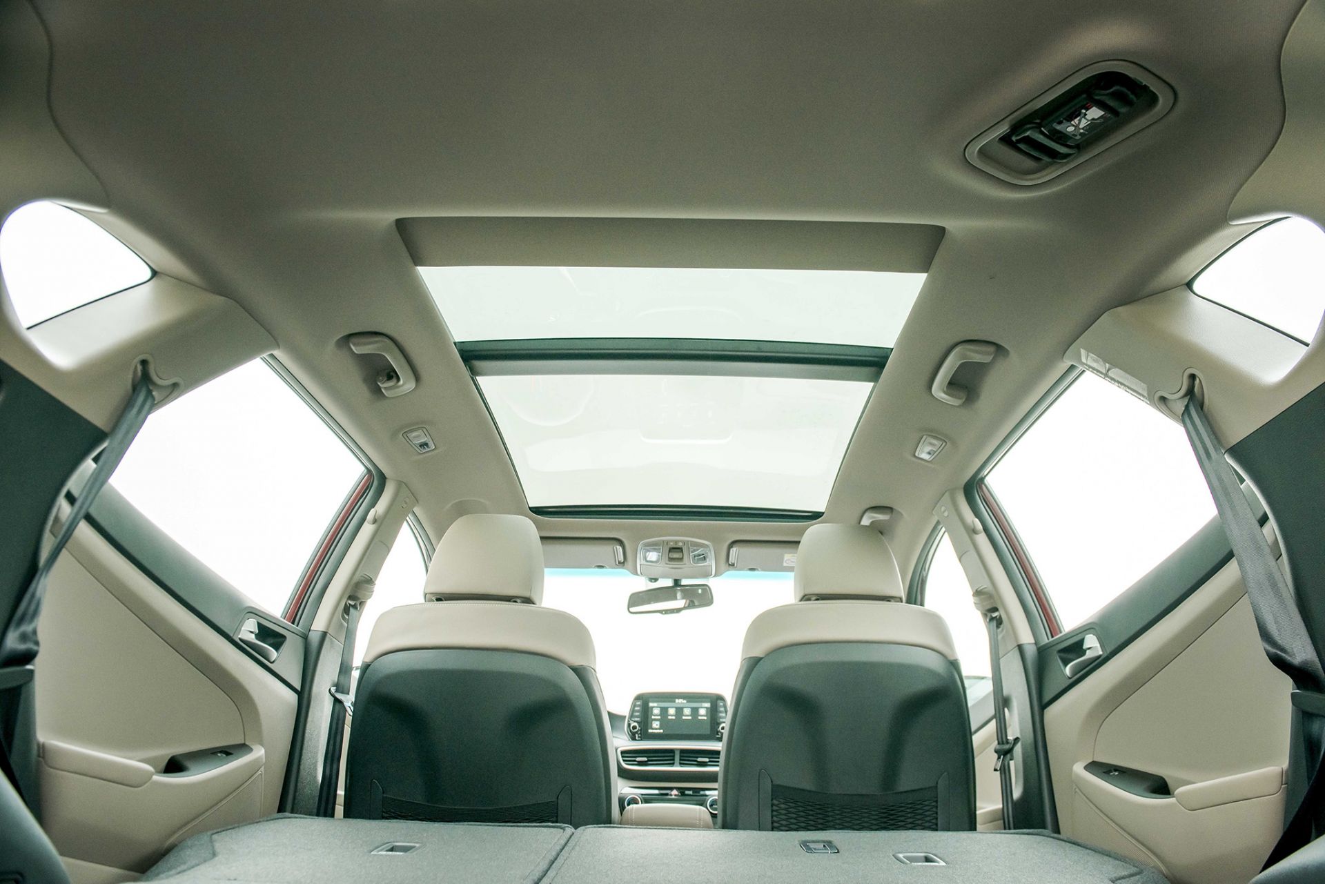Cửa sổ trời toàn cảnh panorama trên Hyundai Tucson 2019
