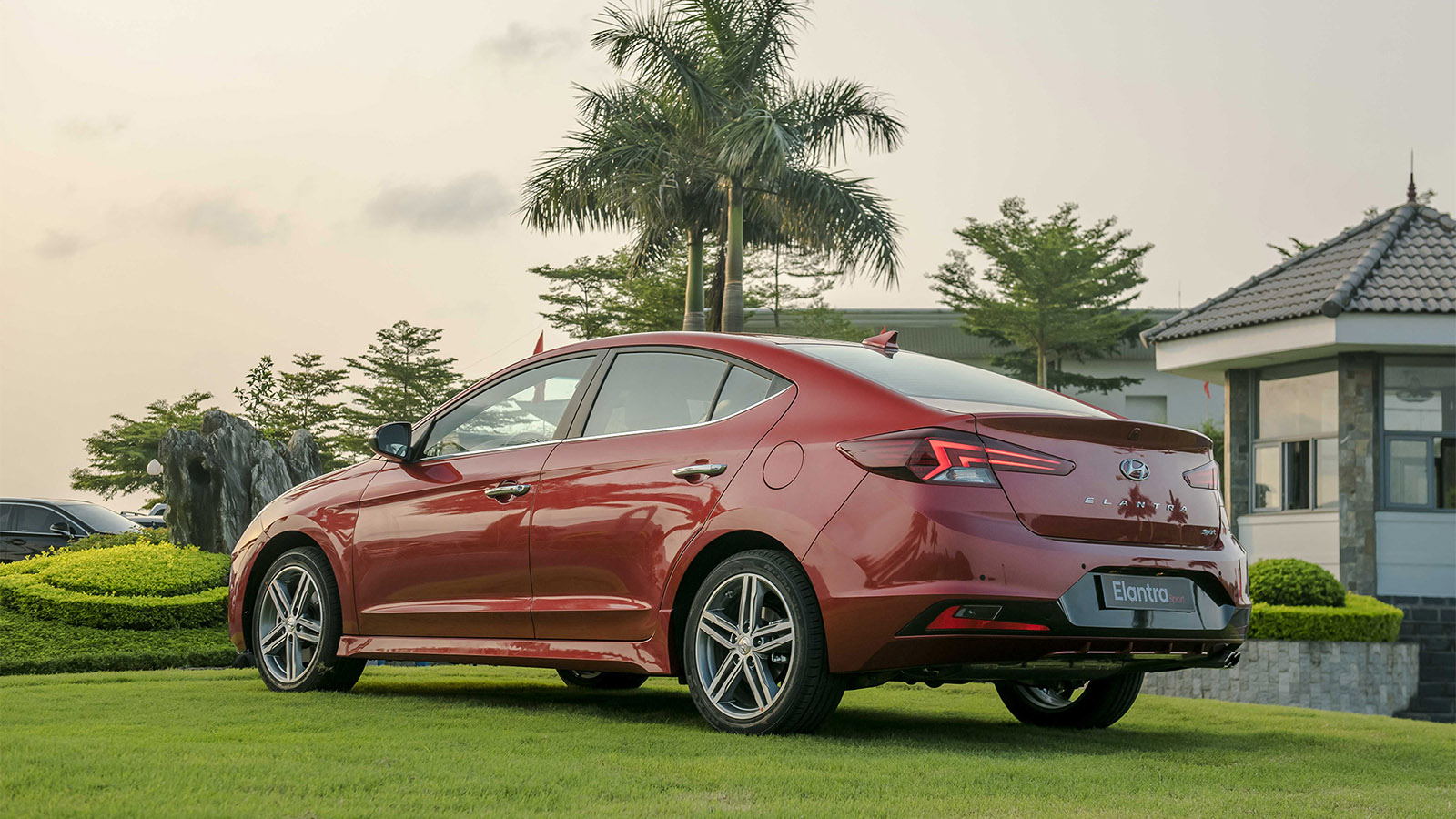 Xe Hyundai Elantra Sport 2019