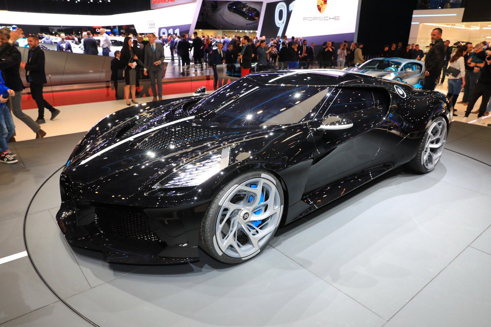 Siêu xe Bugatti này có giá lên tới gần 19 triệu USD