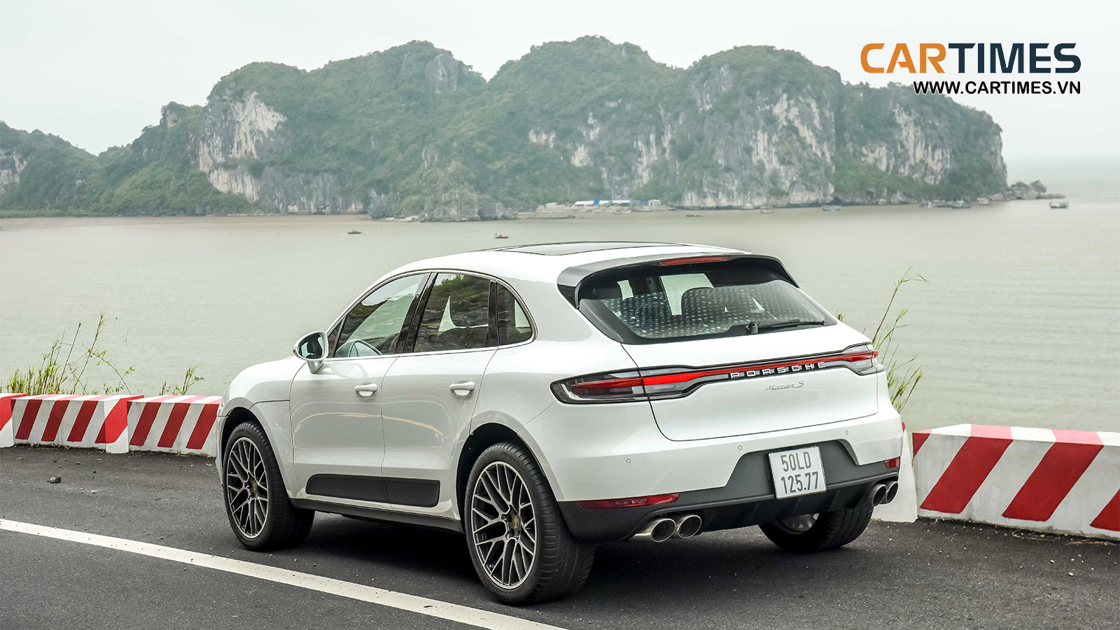 Lái thử xe Porsche trên đảo Cát Bà