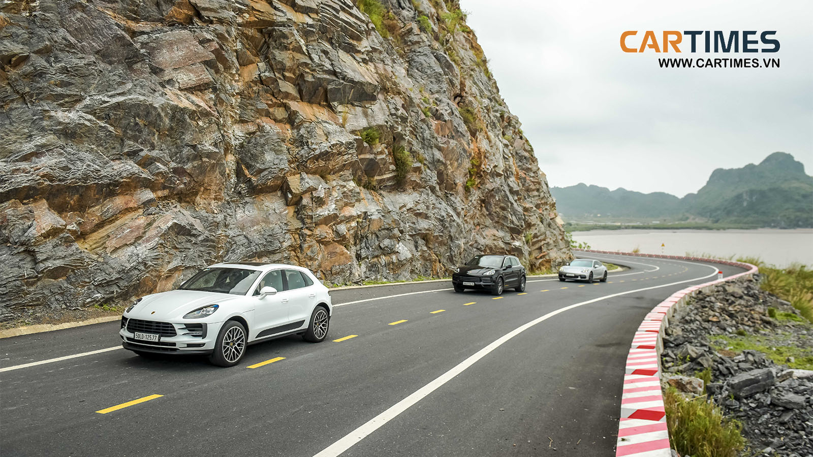 Lái thử Porsche Macan trên đảo Cát Bà