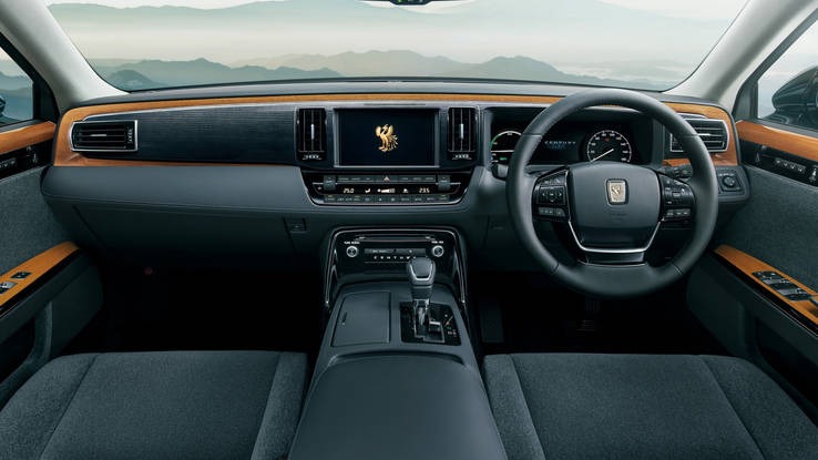 Hàng ghế trước của Toyota Century Royal