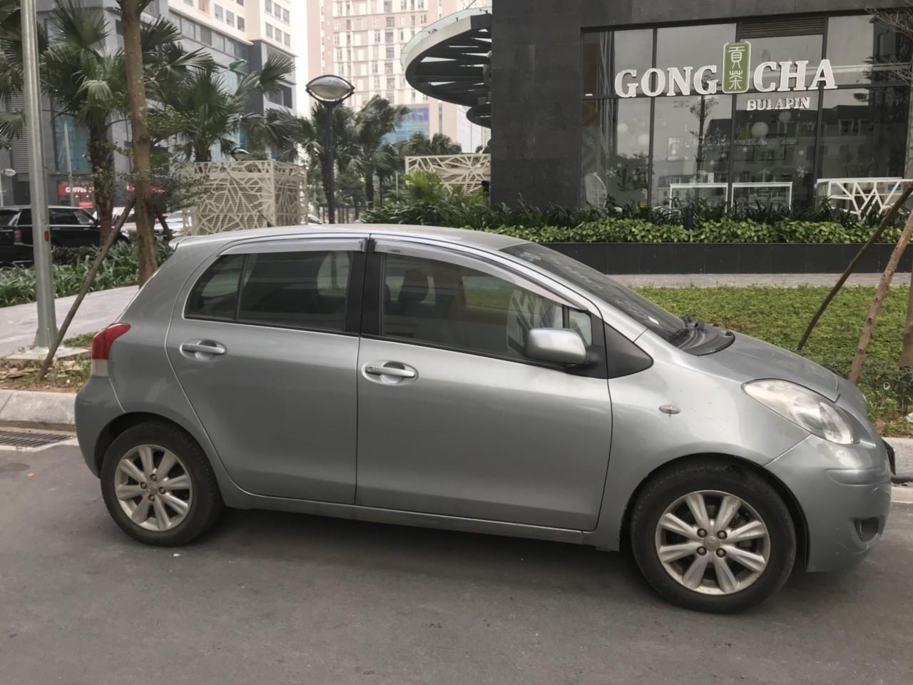 Một chiếc Toyota Yaris 2009 có giá bán từ 330 tới gần 400 triệu đồng