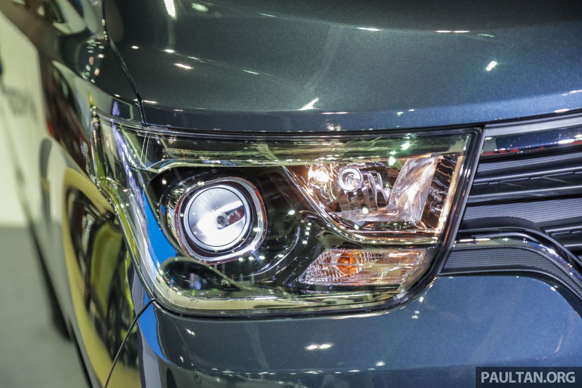 Đèn pha xe Hyundai Grand Starex