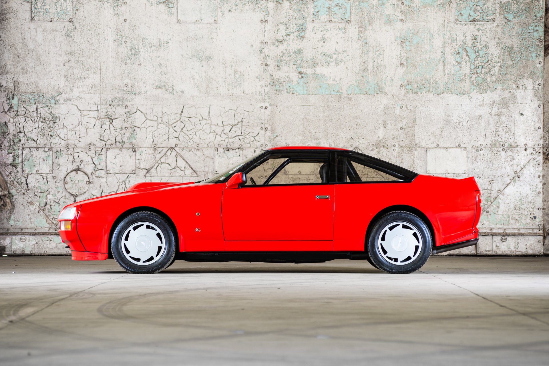 Thiết kế bên hông xe Aston Martin V8 Zagato