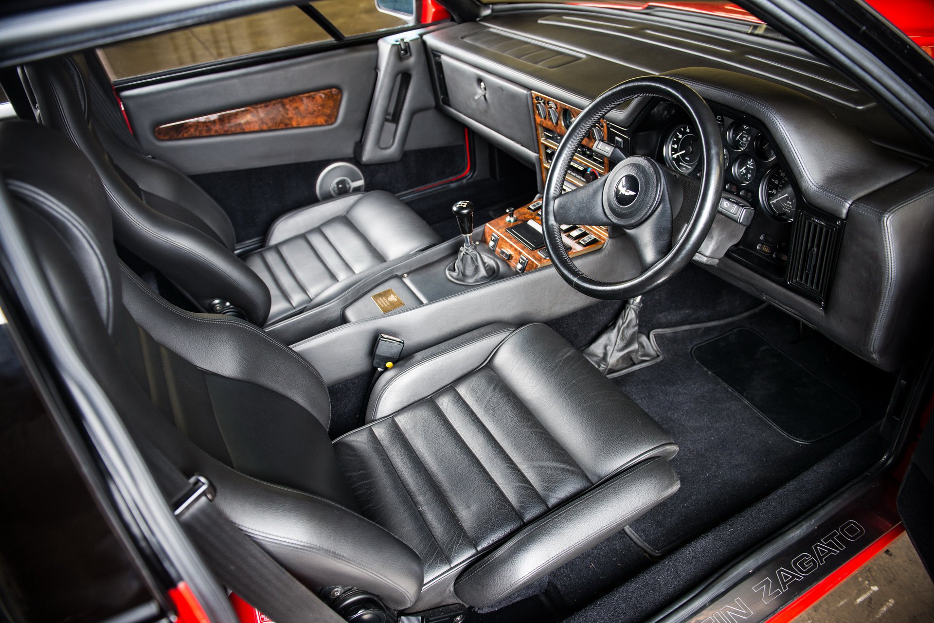 Thiết kế cabin xe Aston Martin V8 Zagato