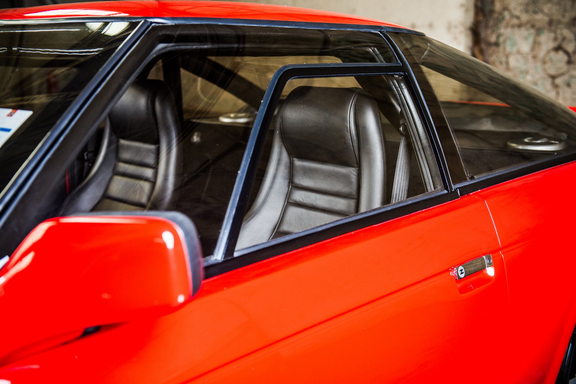 Thiết kế thanh chống lật trên xe Aston Martin V8 Zagato