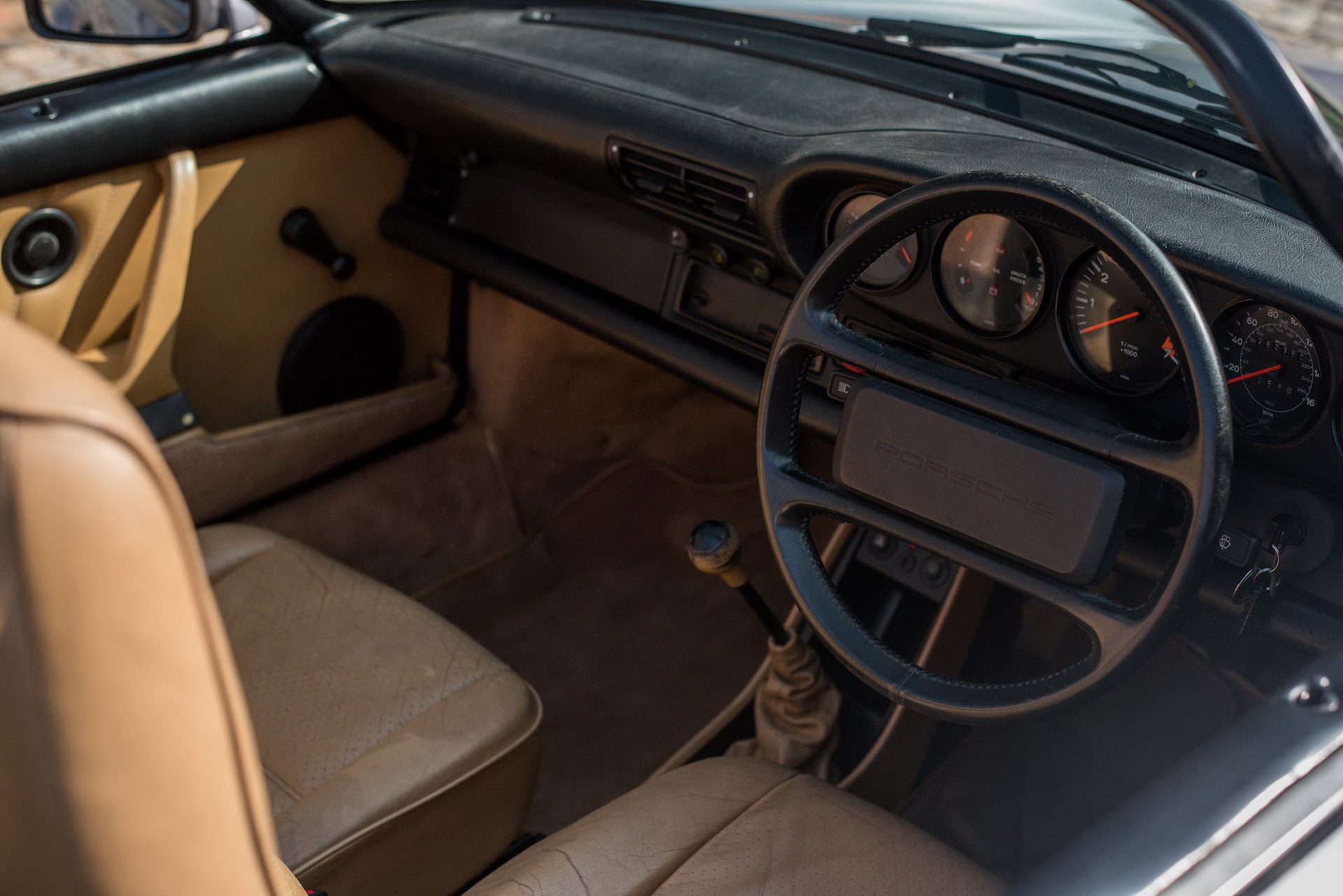 Cabin xe Porsche 911 Speedster 1989