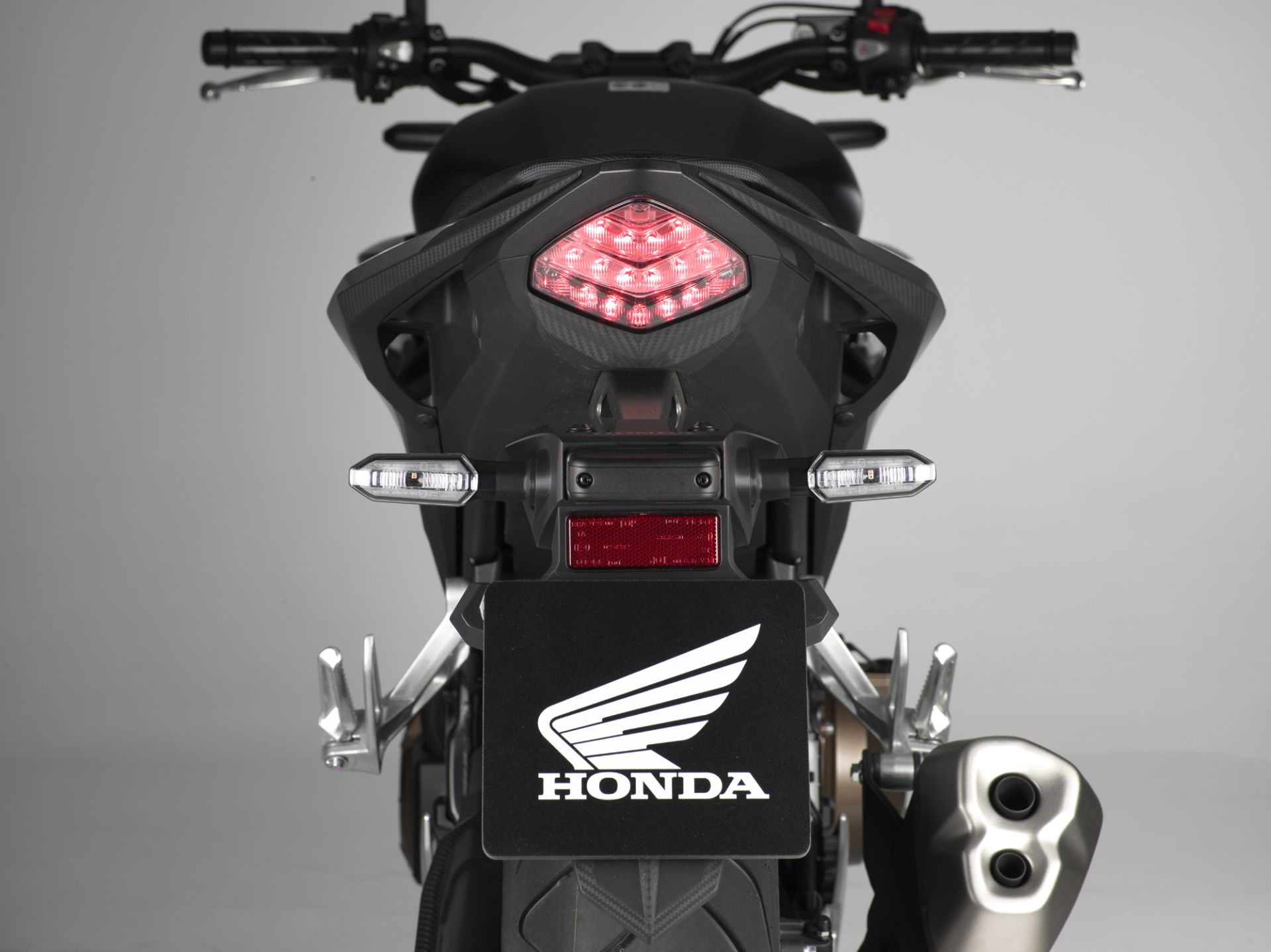 Thiết kế đuôi xe Honda CB650F