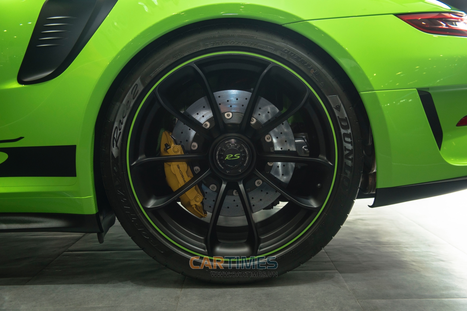 La zăng sau của xe Porsche 911 GT3 RS