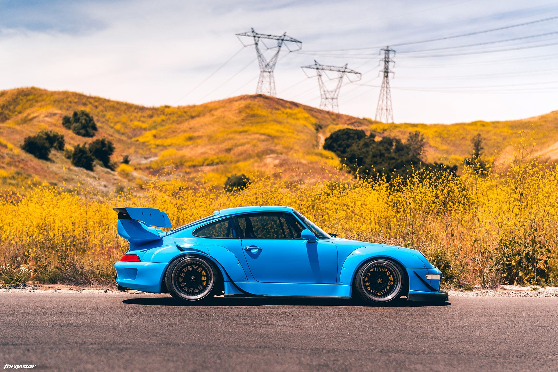 Thiết kế bên hông xe Porsche 911 RWB