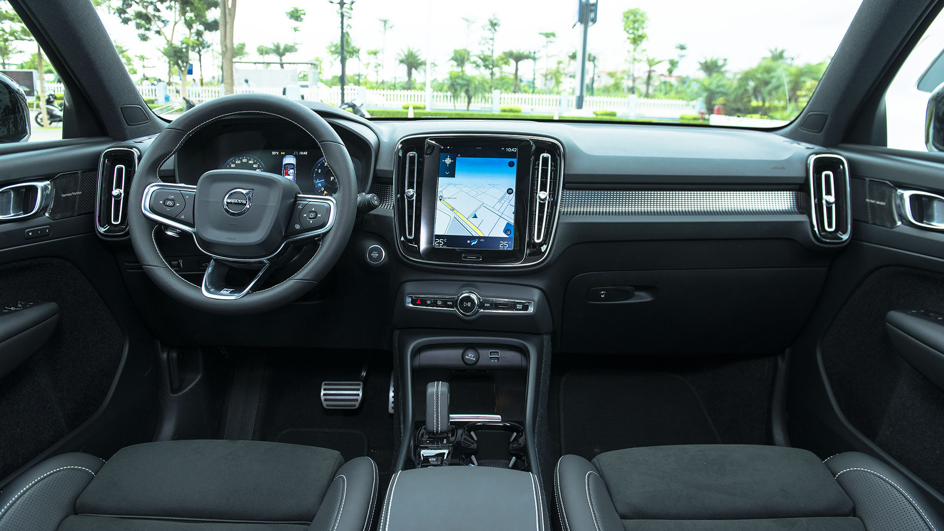 Thiết kế hàng ghế trước của xe Volvo XC40