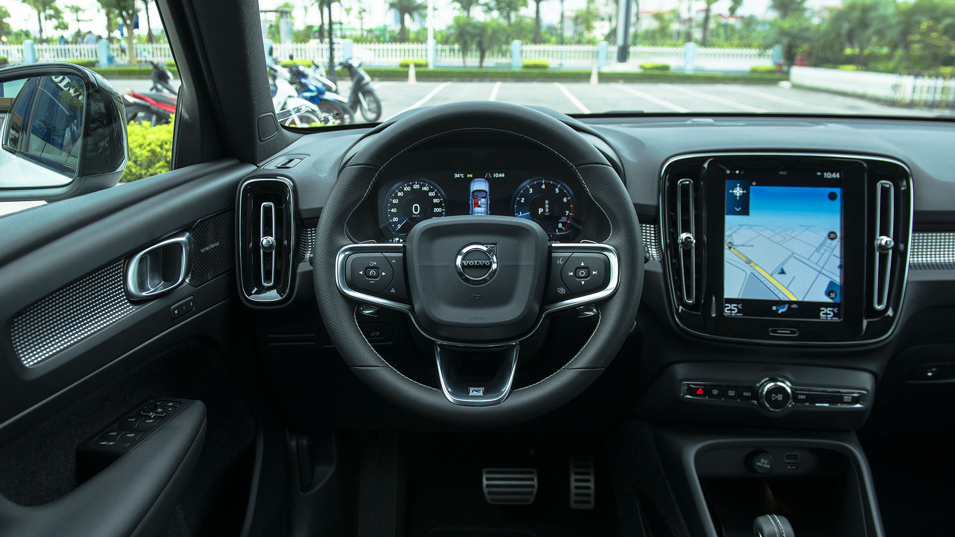 Thiết kế vô lăng của xe Volvo XC40