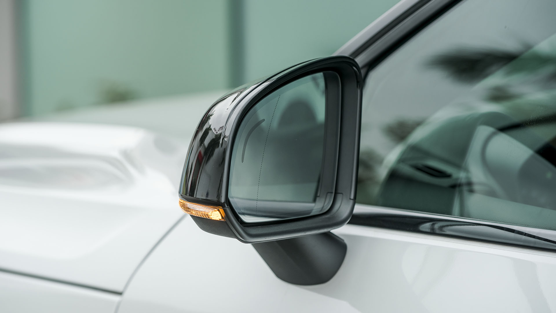Gương chiếu hậu của xe Volvo XC40