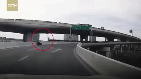 Phóng mô tô tốc độ 'thần gió' vào cao tốc và cái kết đắng