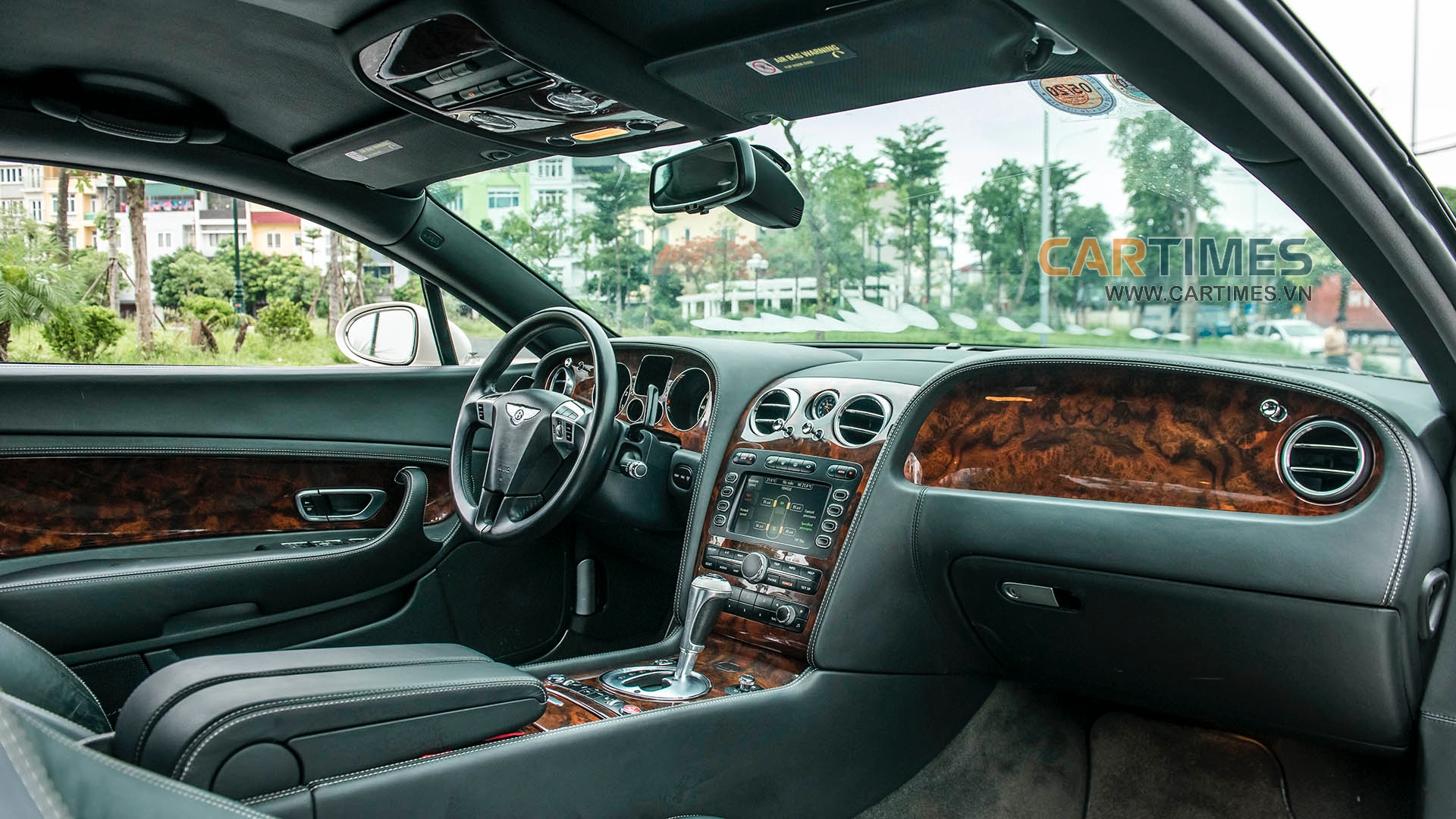 Hàng ghế trước trên Bentley Continental GT Speed 2009