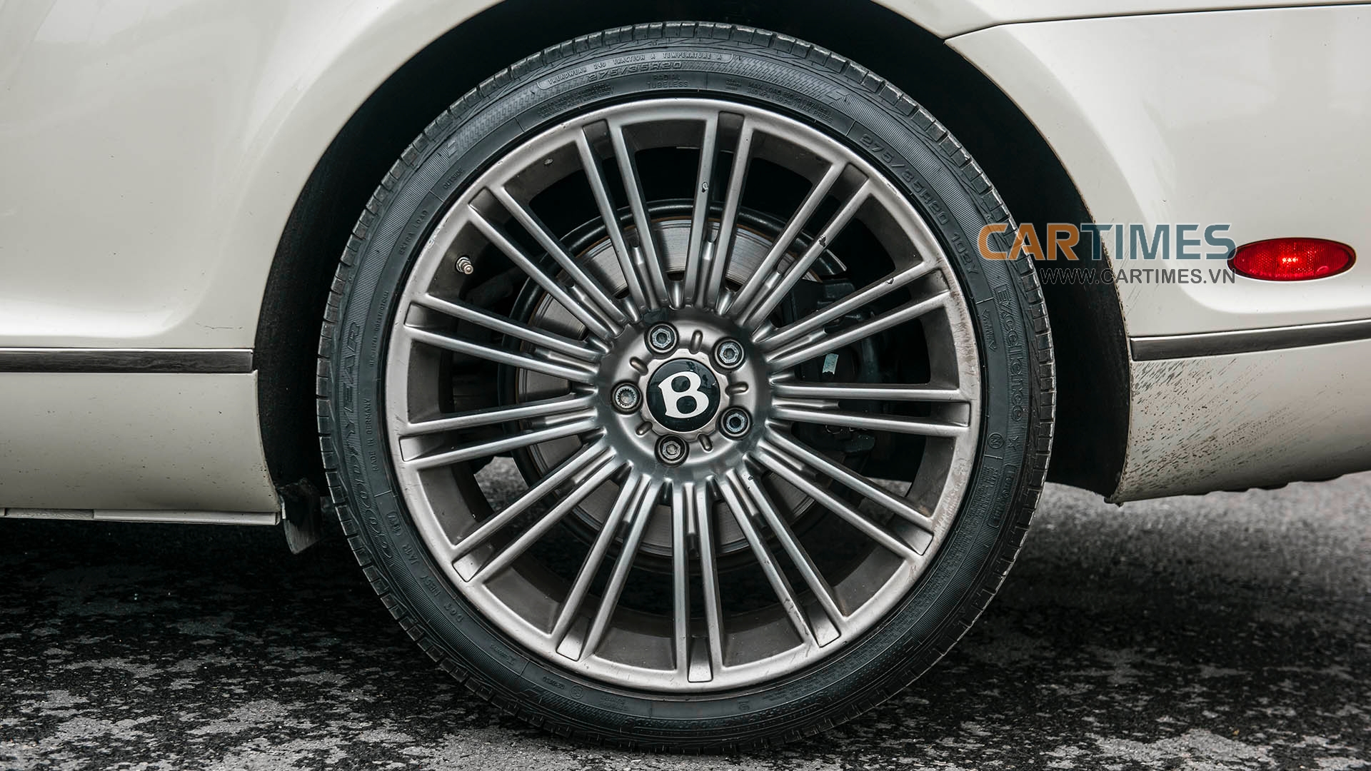 Thiết kế la zăng 20 inch trên Bentley Continental GT Speed 2009
