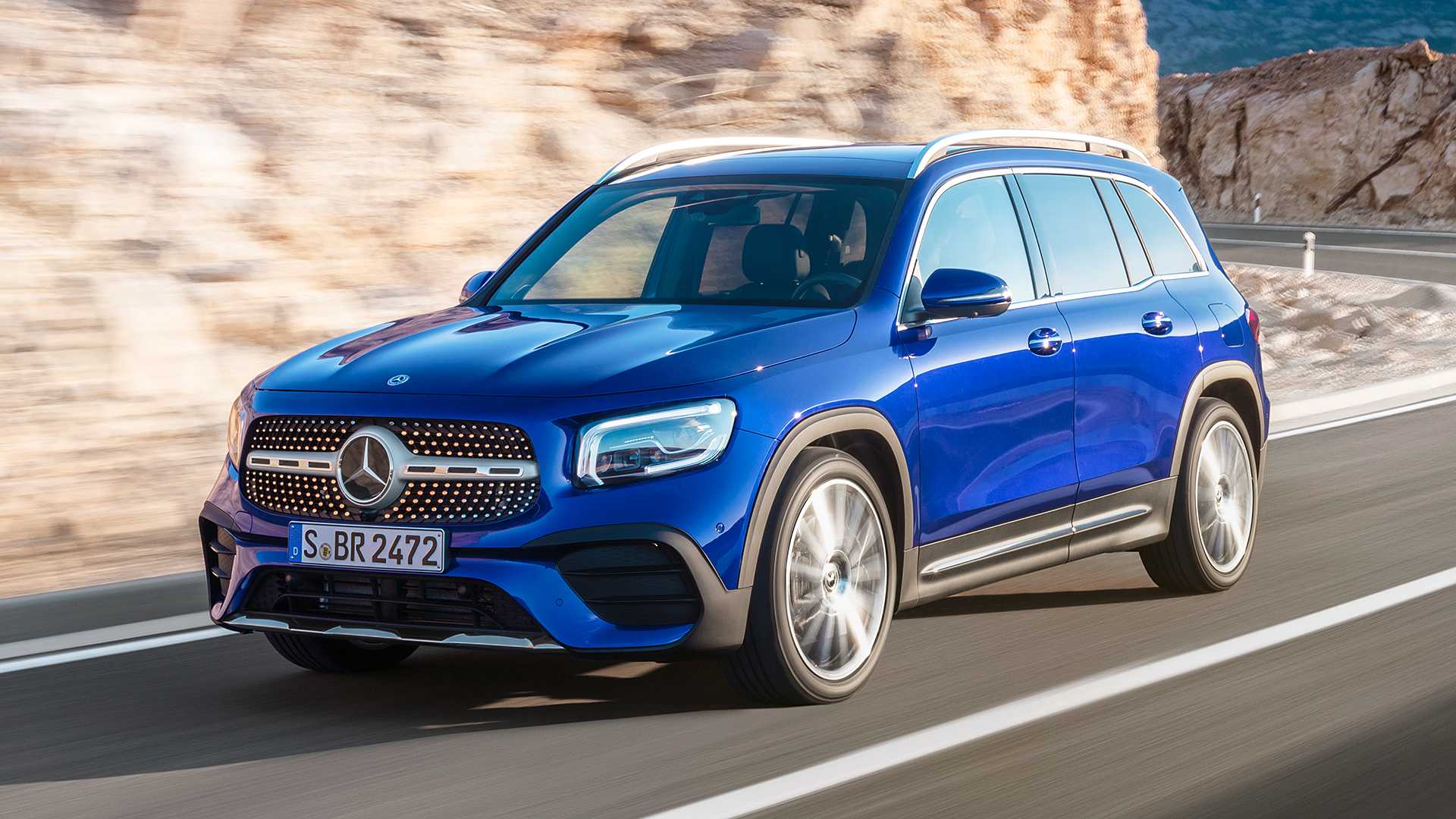 Mercedes-Benz GLB là mẫu xe SUV 7 chỗ nằm giữa GLA và GLC