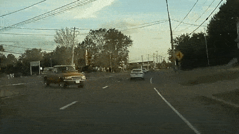 Sau cú cắt mặt bất ngờ, Tesla cho xe bán tải lĩnh đủ