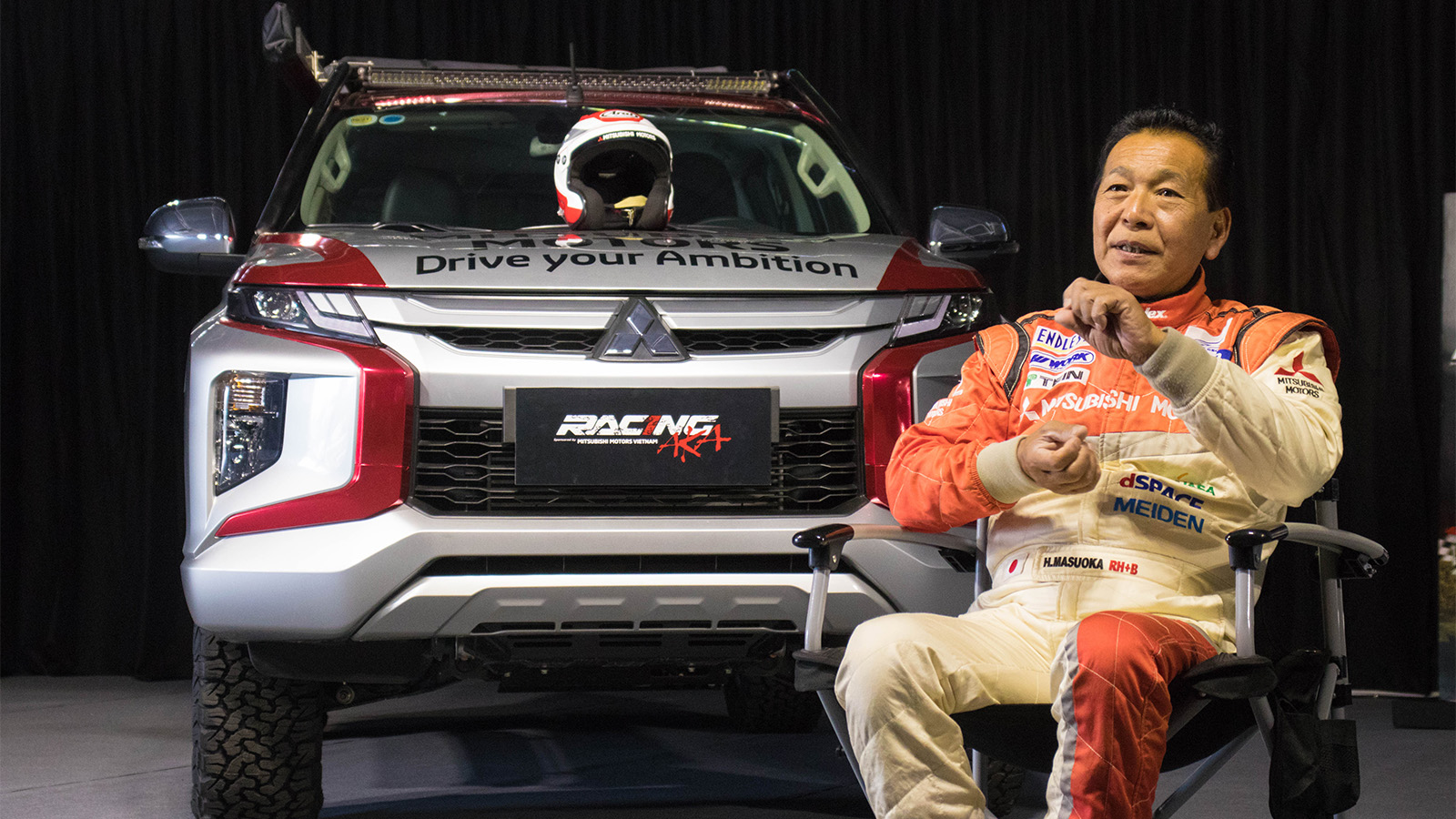 Đội được cố vấn bởi tay đua lừng danh 2 lần vô đich giải đua Darka Rally