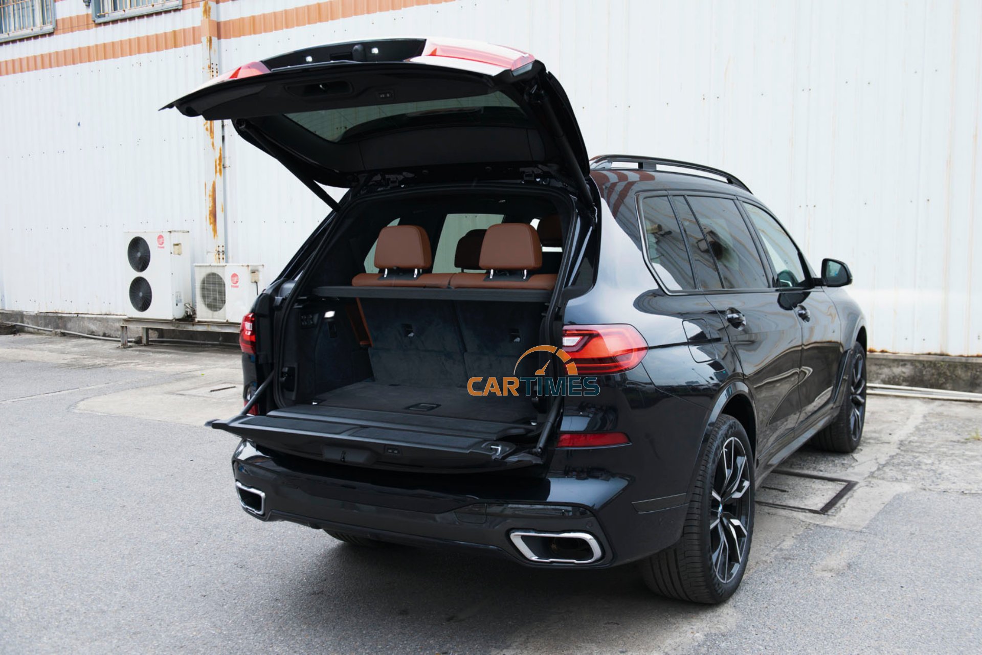 Cốp sau xe BMW X7