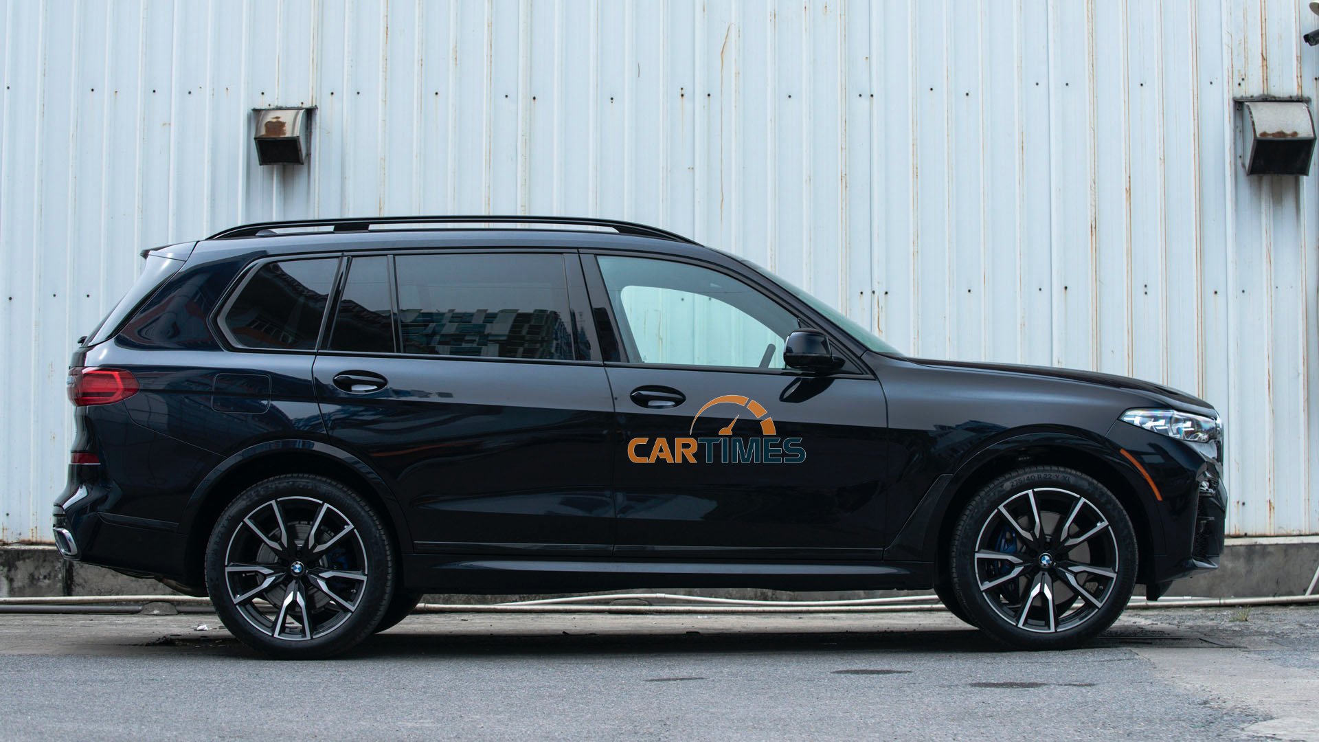 Thiết kế bên hông xe BMW X7