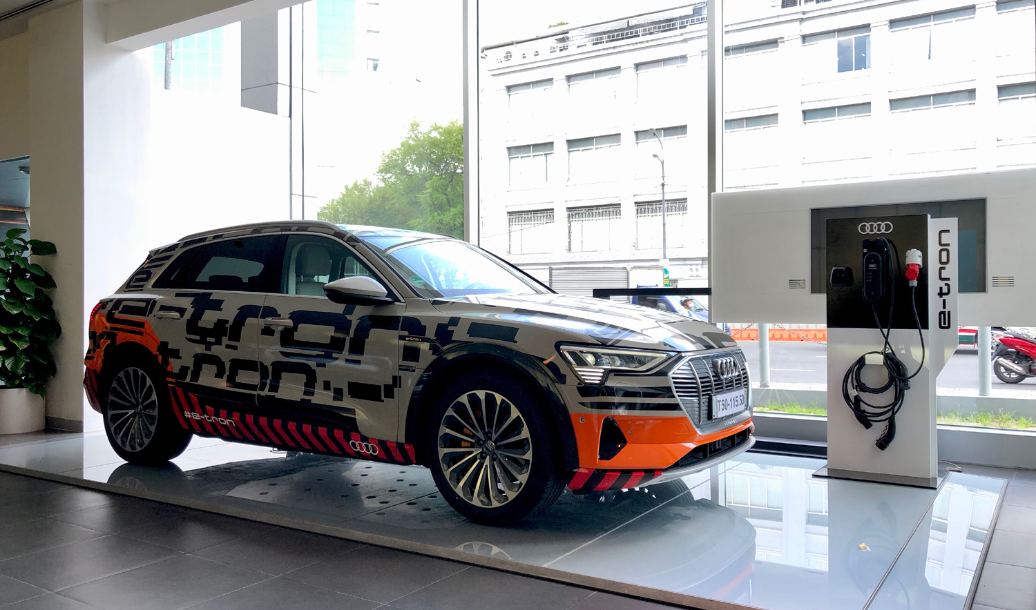 Xe Audi e-tron 