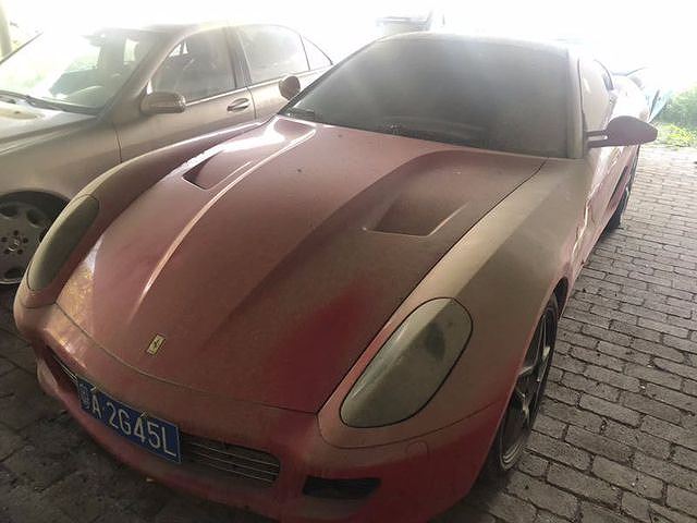 Xe Ferrari 599 không giấy tờ đăng ký