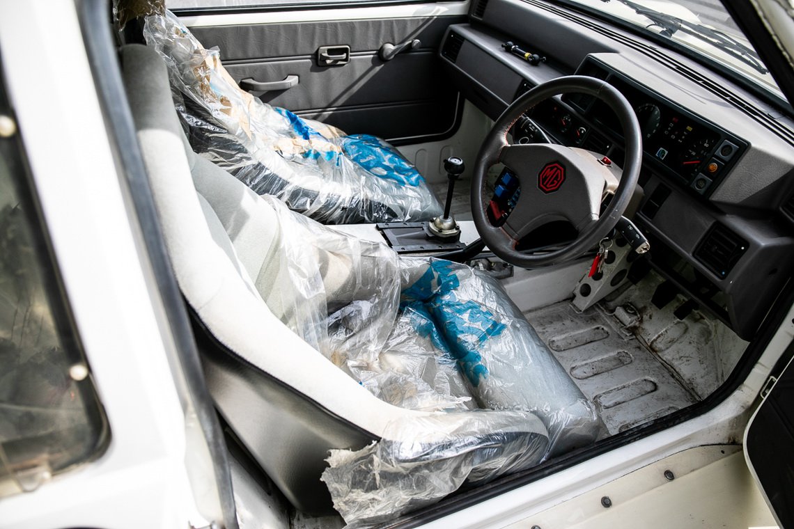 Cabin xe MG Metro 6R4