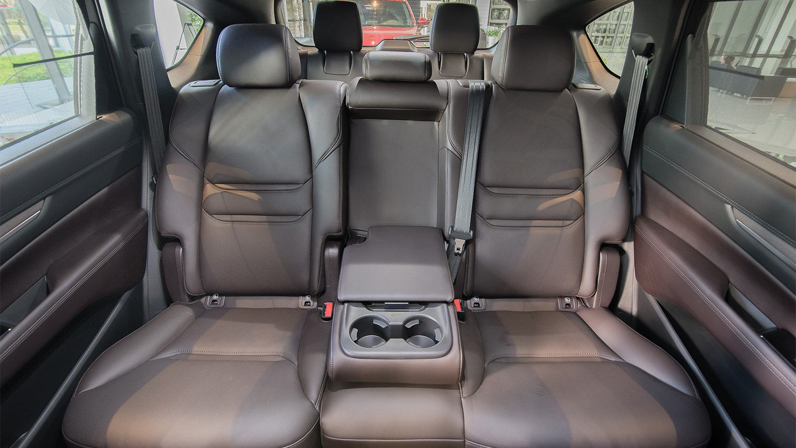 Hàng ghế thứ 2 trên Mazda CX-8