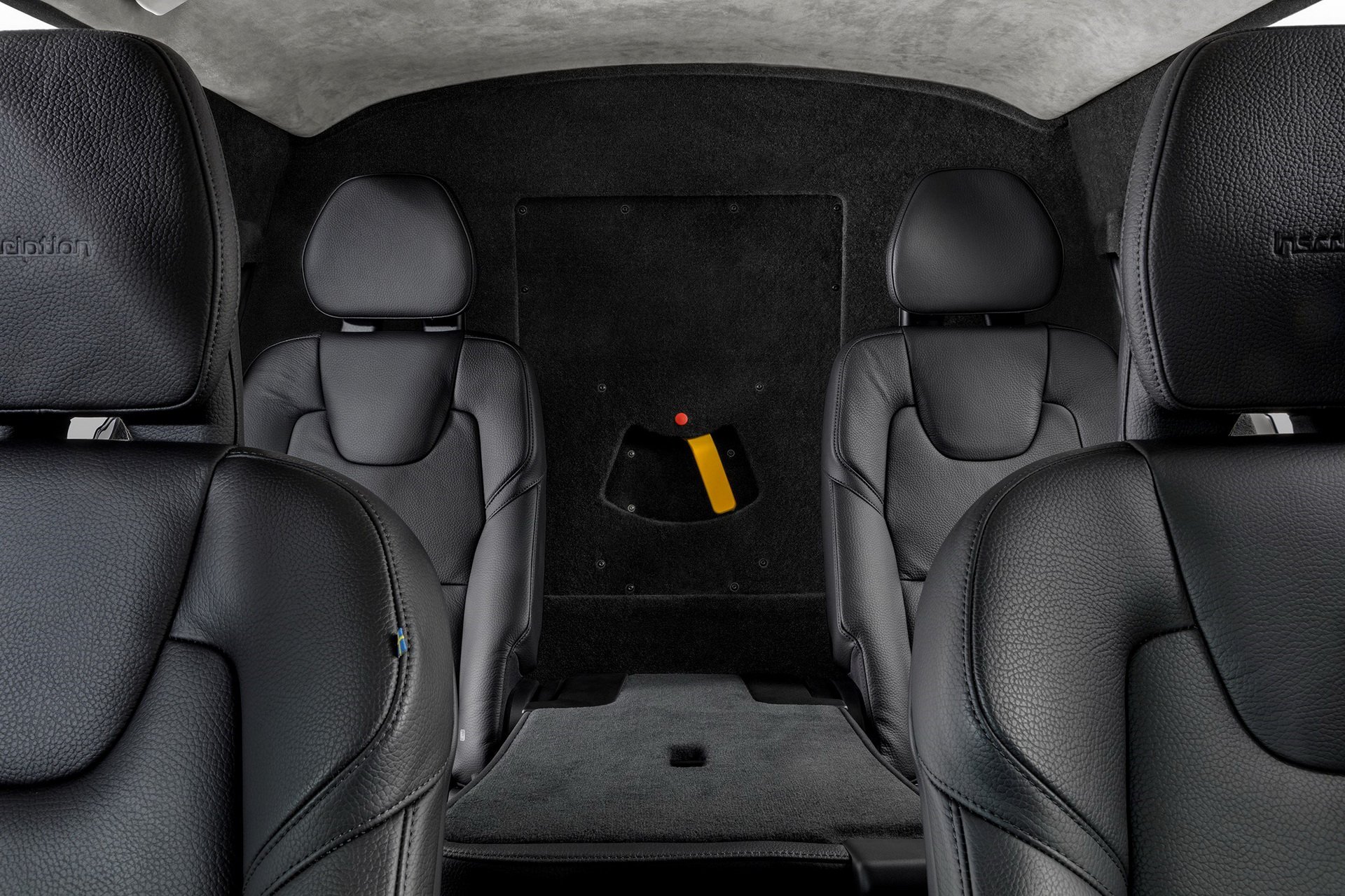 Khoang xe Volvo XC90 bọc thép