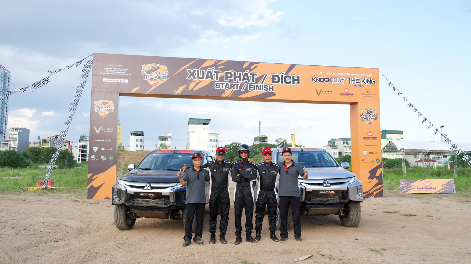 Đội đua Racing Aka