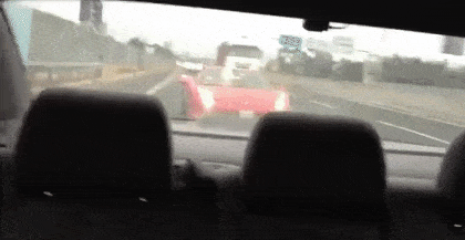 Chỉ một chút sơ sẩy, tài xế Ferrari 458 phá siêu xe trong chớp mắt