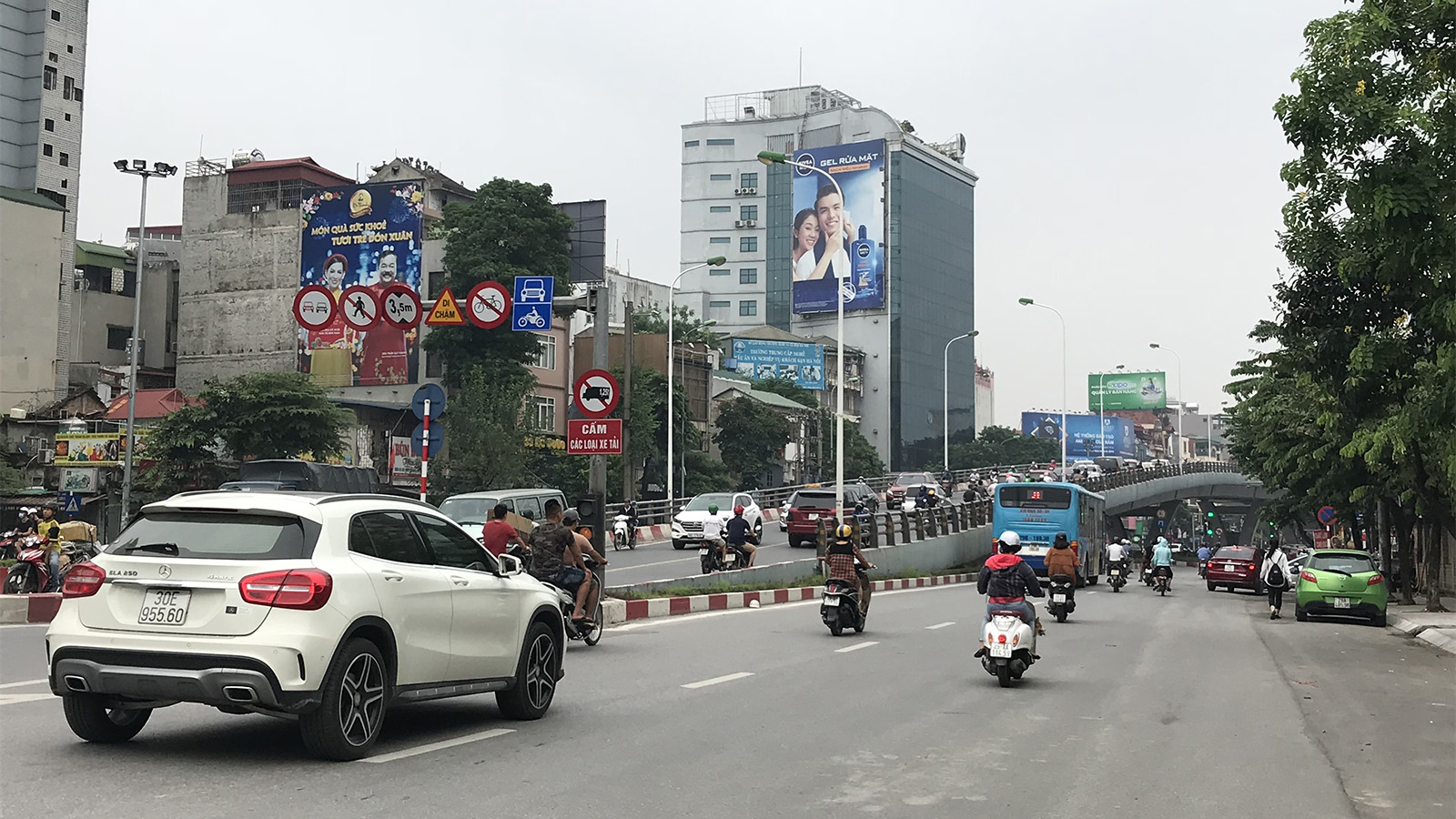 Tuyến phố cấm xe tải ở Hà Nội