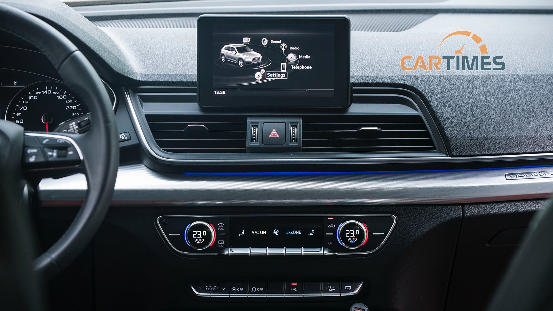 Khu vực màn hình giải trí trung tâm 7 inch của xe Audi Q5 2017