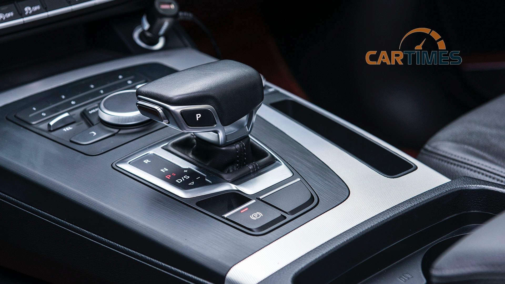 Cần số chữ T trên Audi Q5 2017