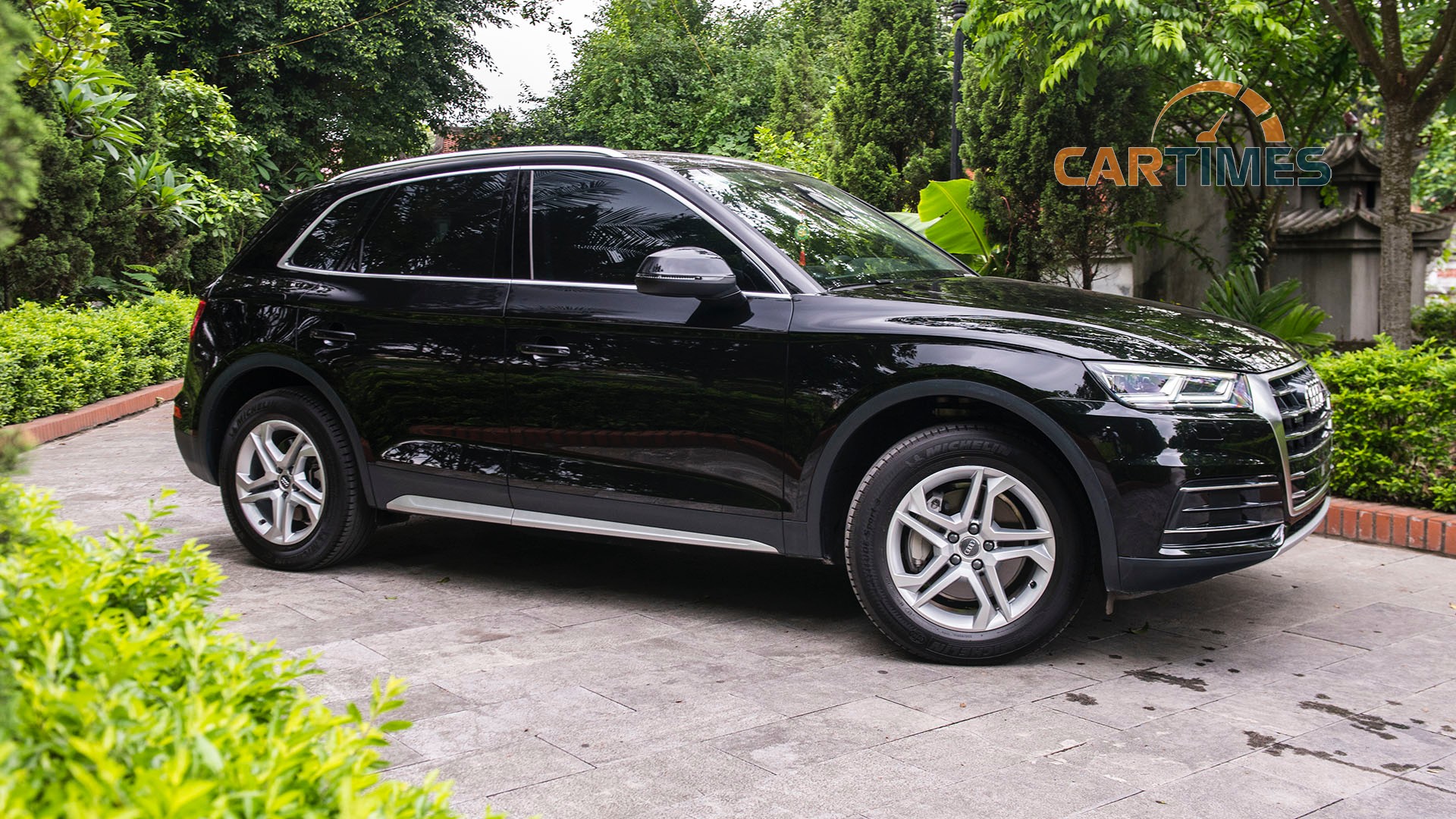 Thiết kế bên hông xe Audi Q5 2017