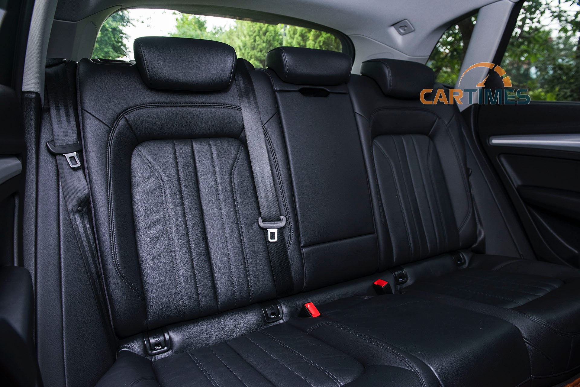 Hàng ghế sau của xe Audi Q5 2017
