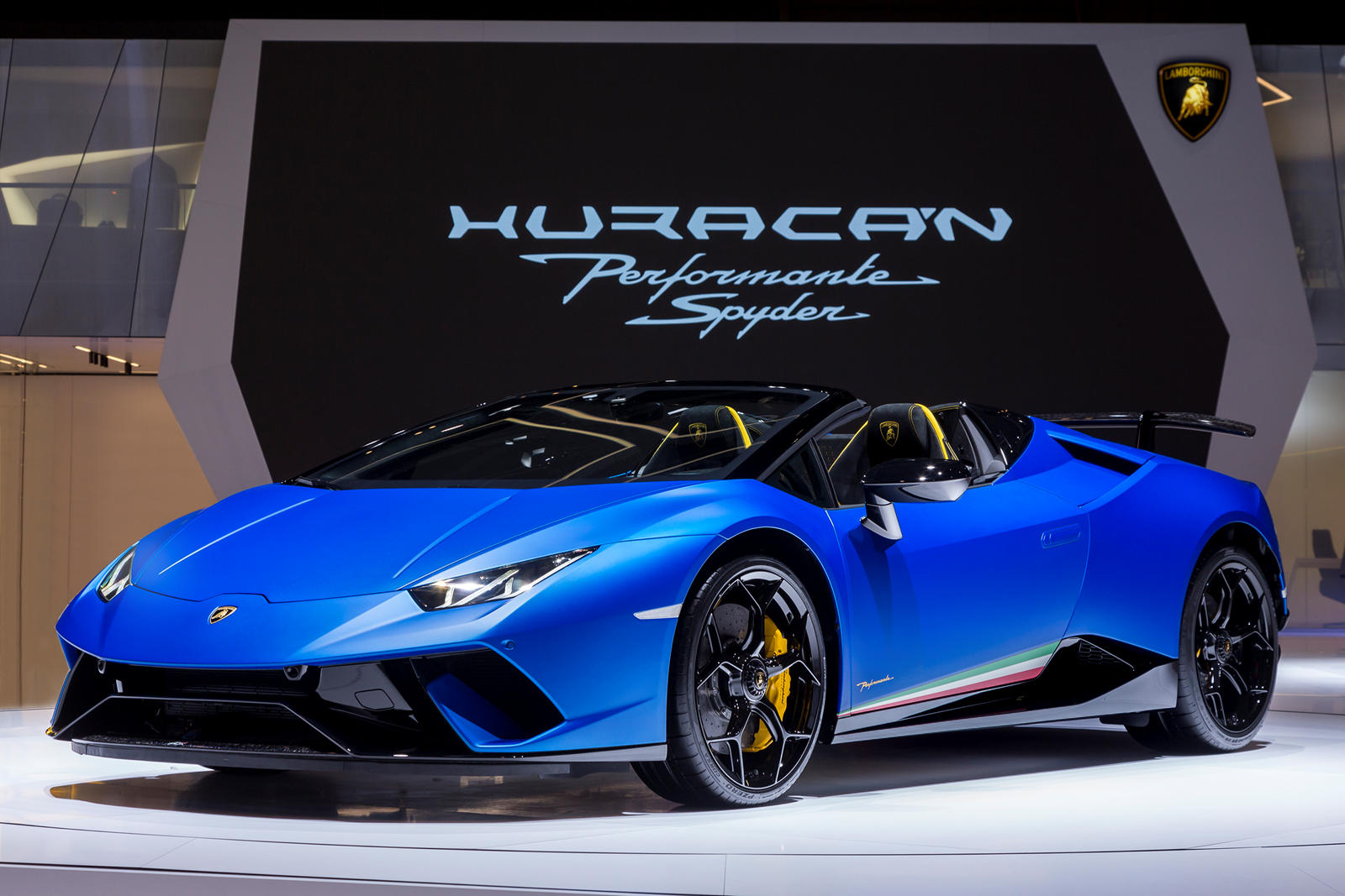 Lamborghini không có nhiều xe phiên bản giới hạn như Bugatti