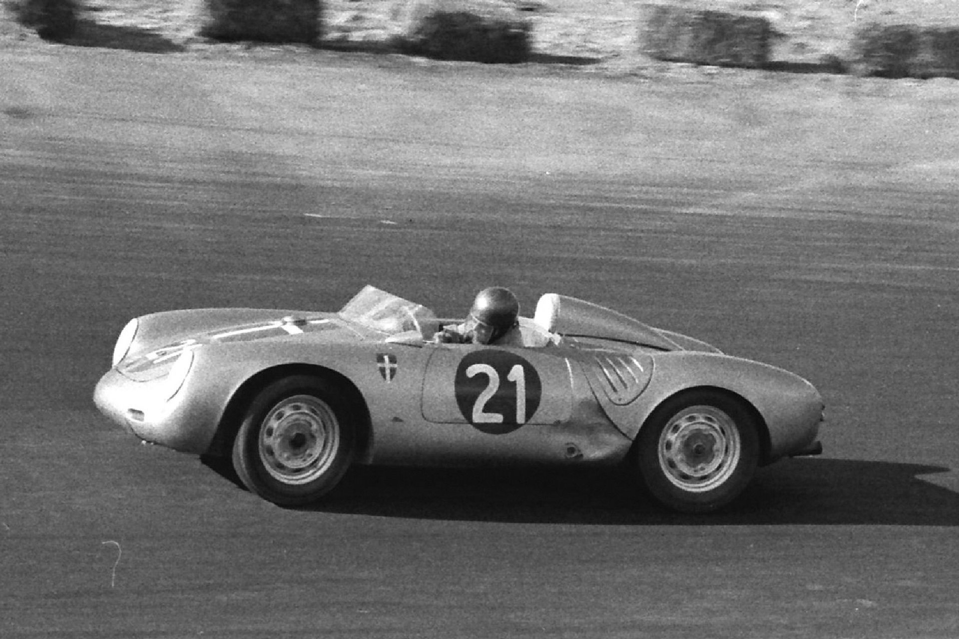 Chiếc Porsche 550A Spyder có một lịch sử khá vẻ vang với những giải đua