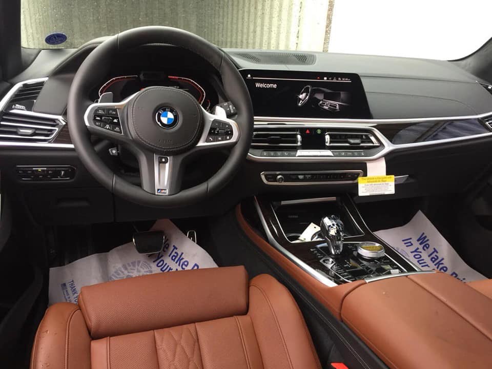 Thiết kế hàng ghế trước trên BMW X7