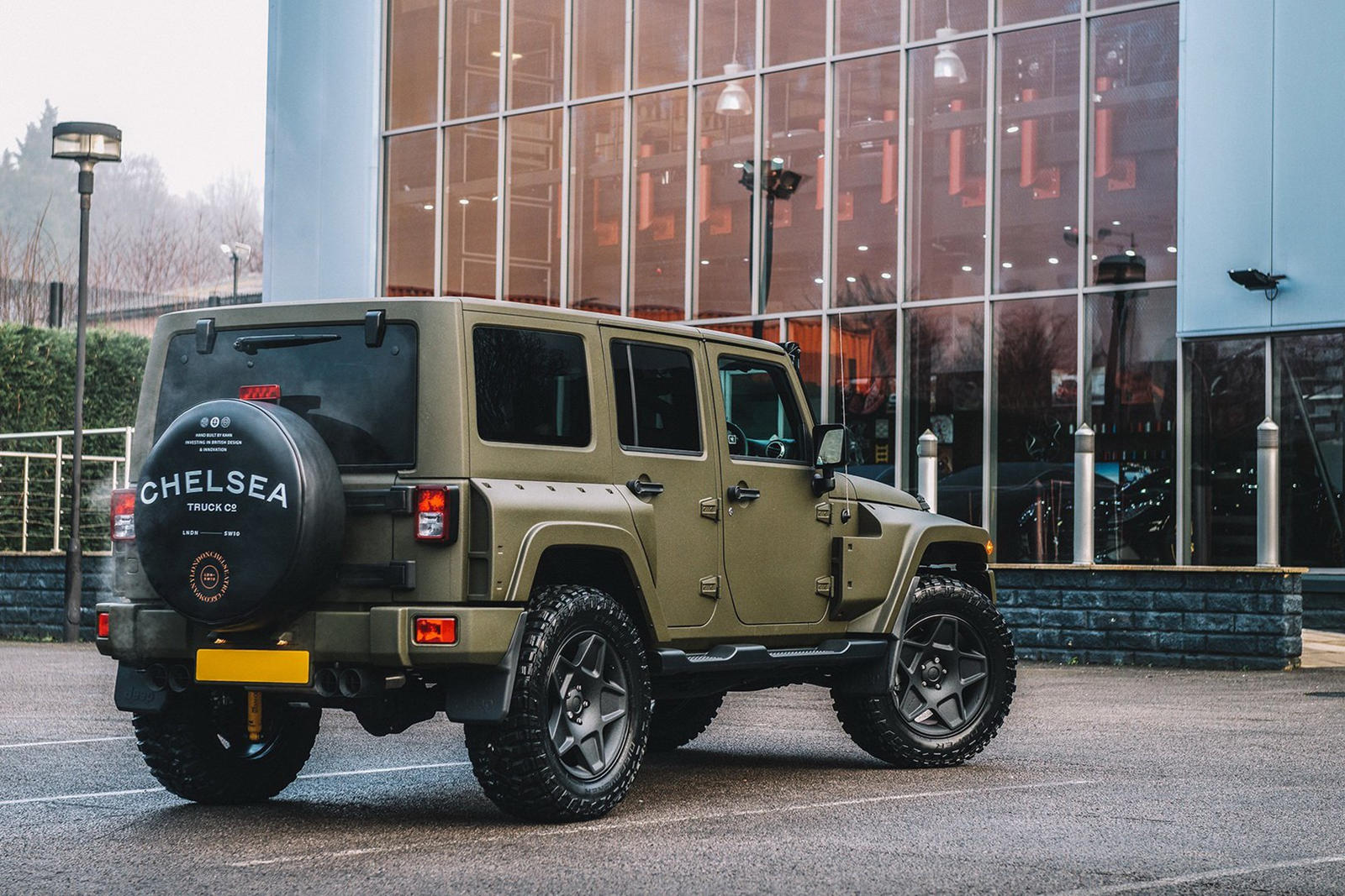 Thiết kế đuôi xe Jeep Wrangler Black Hawk Expedition