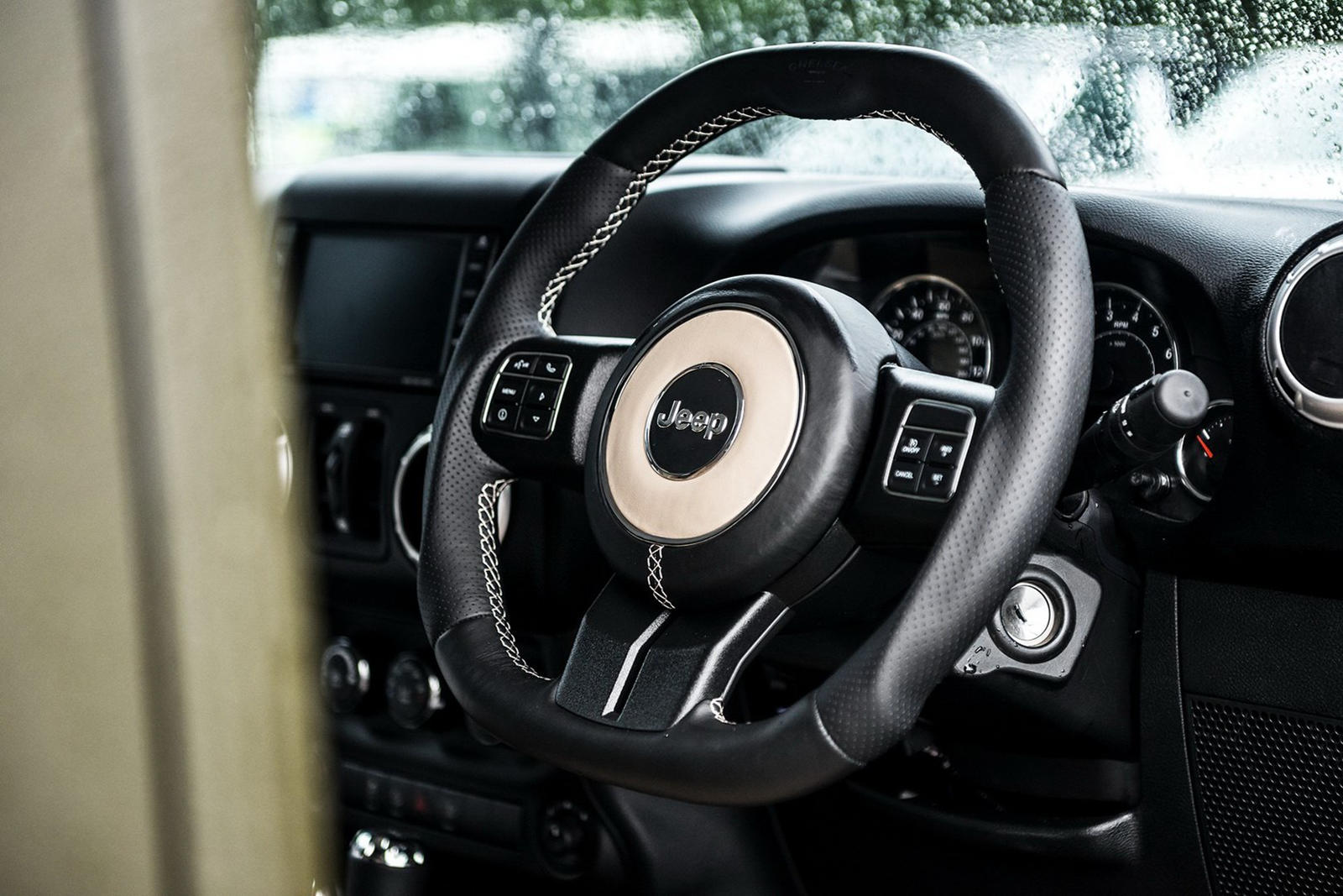 Vô lăng xe Jeep Wrangler Black Hawk Expedition