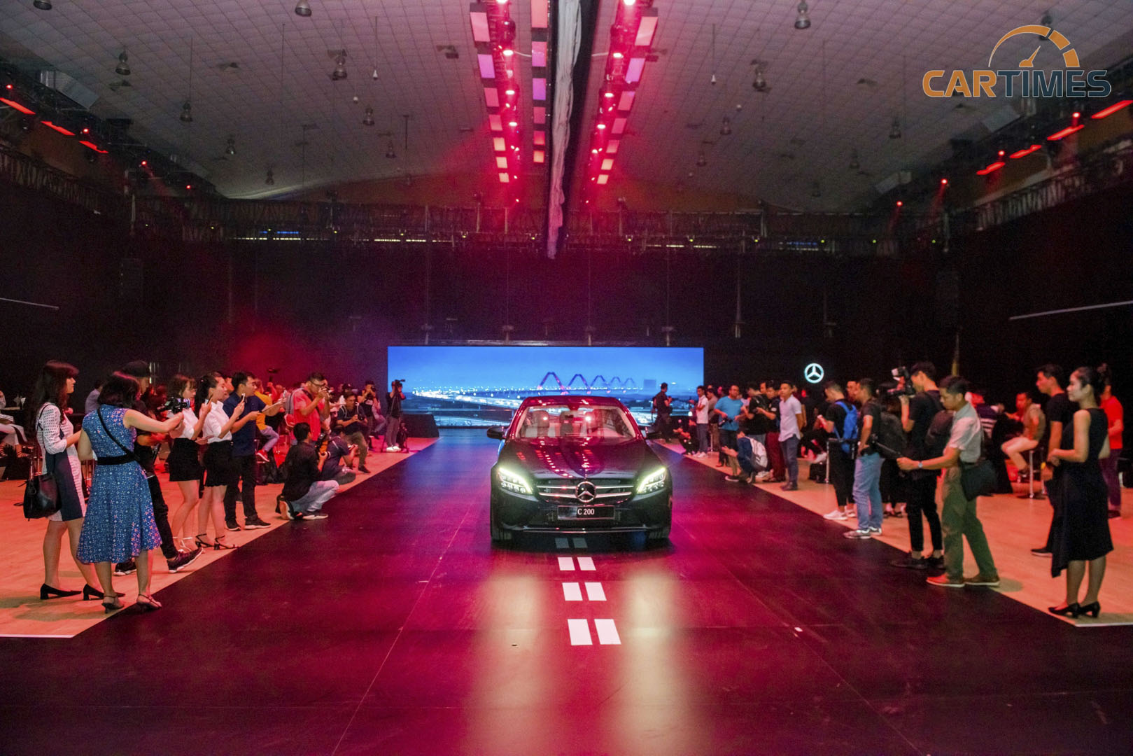 Một màn trình diễn đầy màu sắc tại Mercedes Fascination 2019