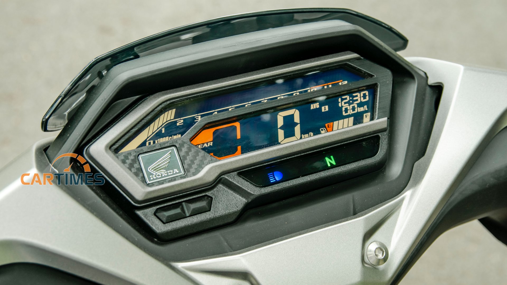 Thiết kế mặt đồng hiển thị dạng LCD xe Honda Winner X