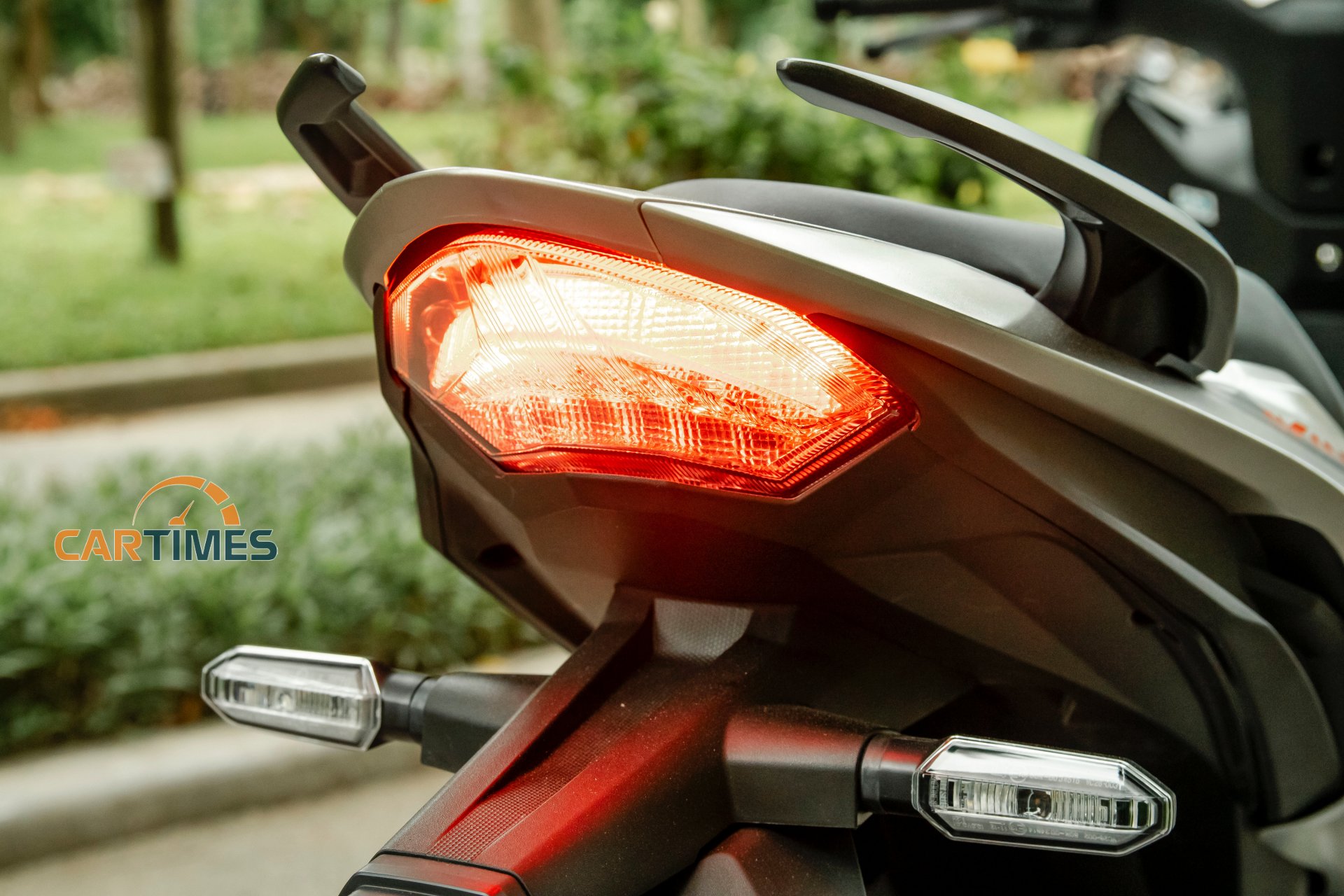 Thiết kế đuôi xe Honda Winner X