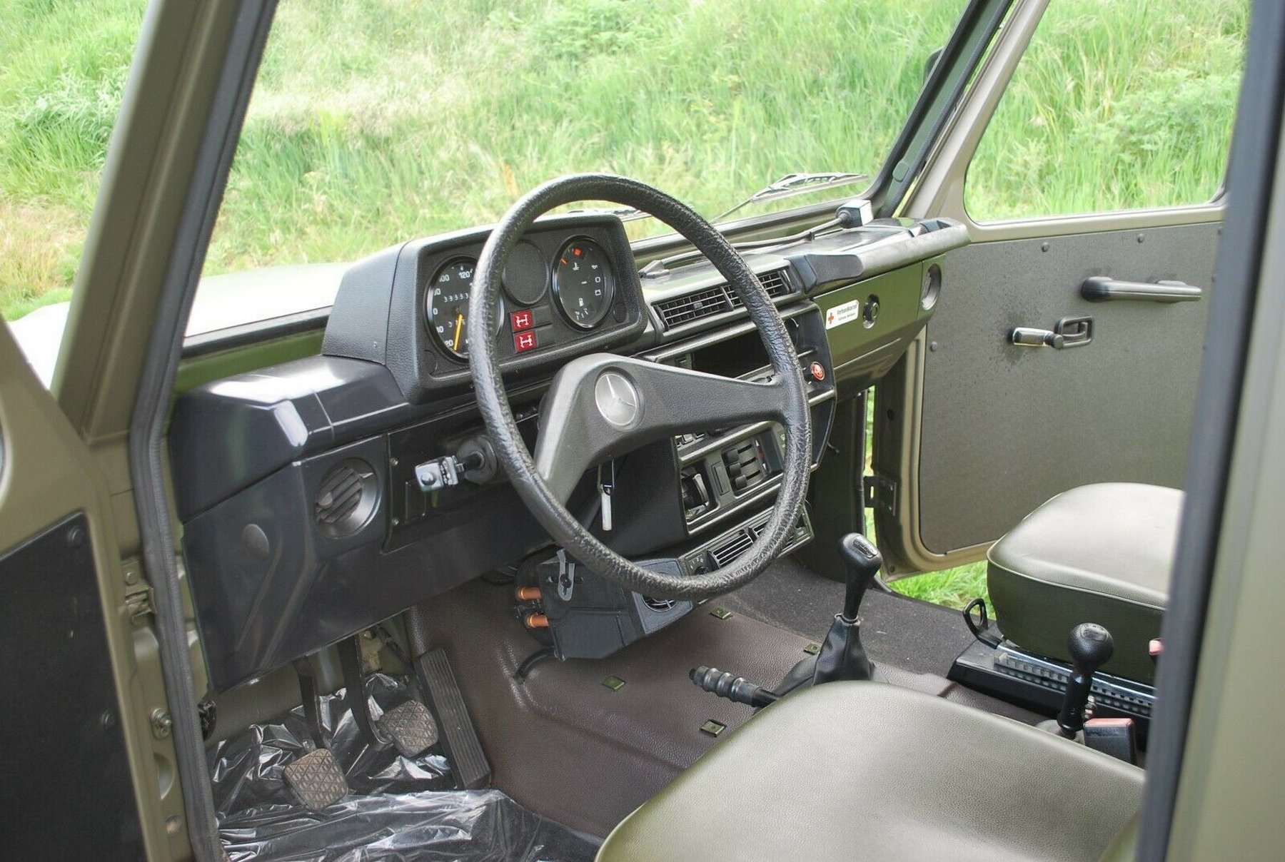 Thiết kế cabin W461 250GD 1993