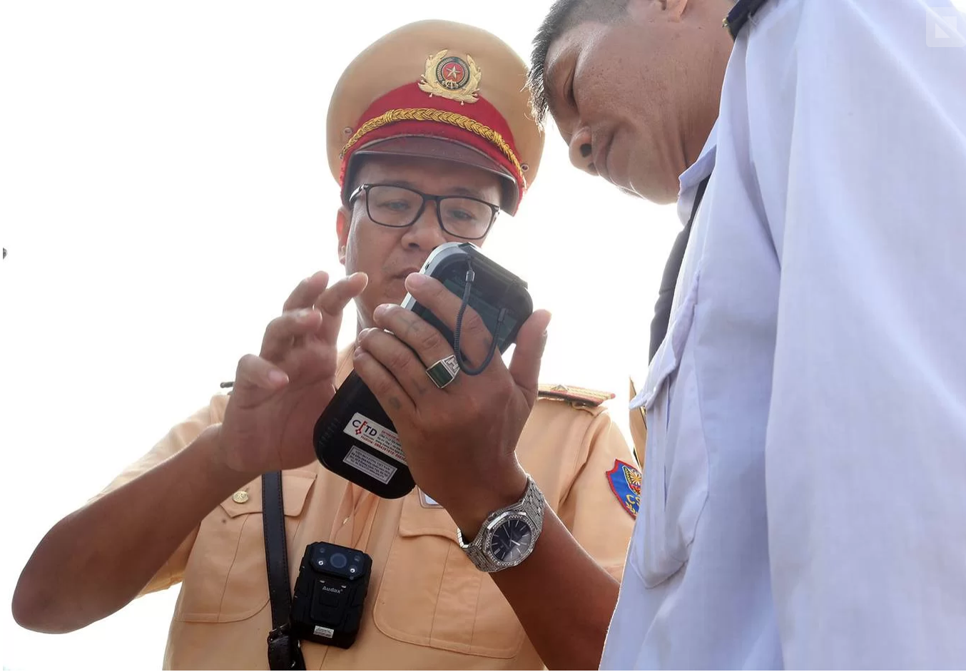 Camera chuyên dụng trước ngực sẽ sớm phổ biến toàn lực lượng CSGT